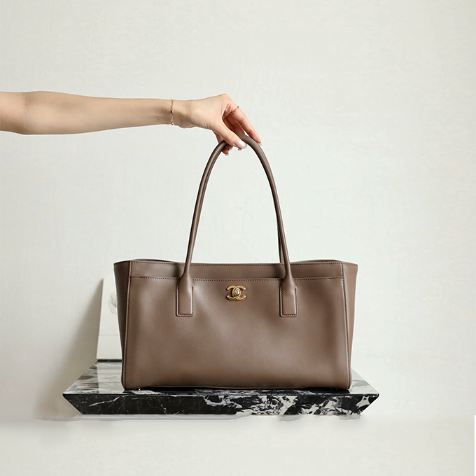 chanel large calfskin grain embossed tote bag